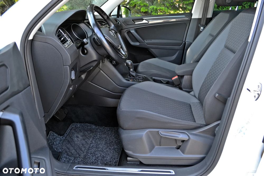 Volkswagen Tiguan - 17