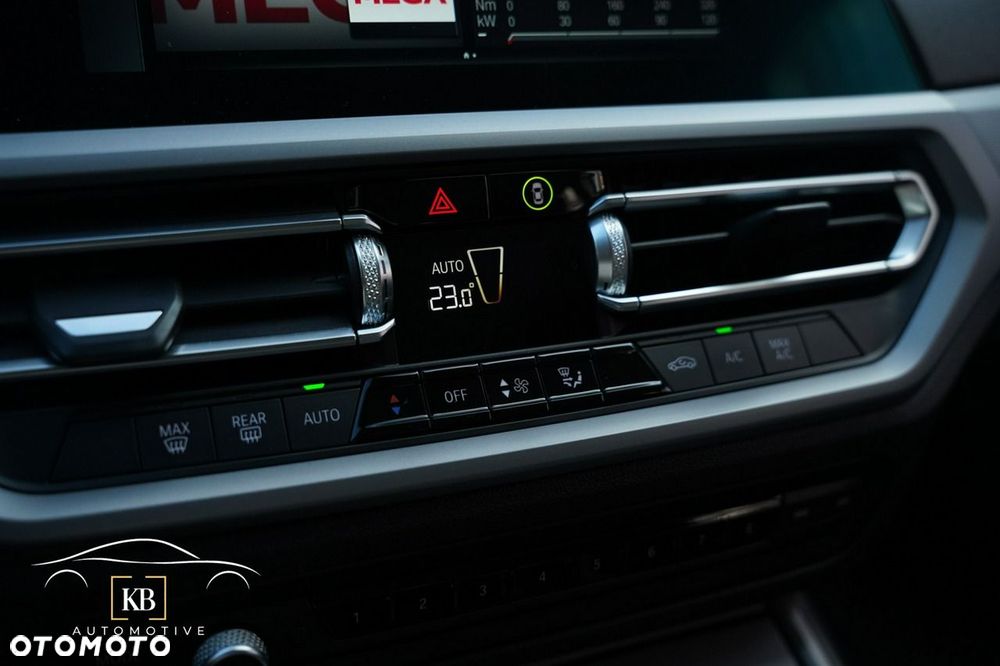 BMW Seria 3 318i - 18