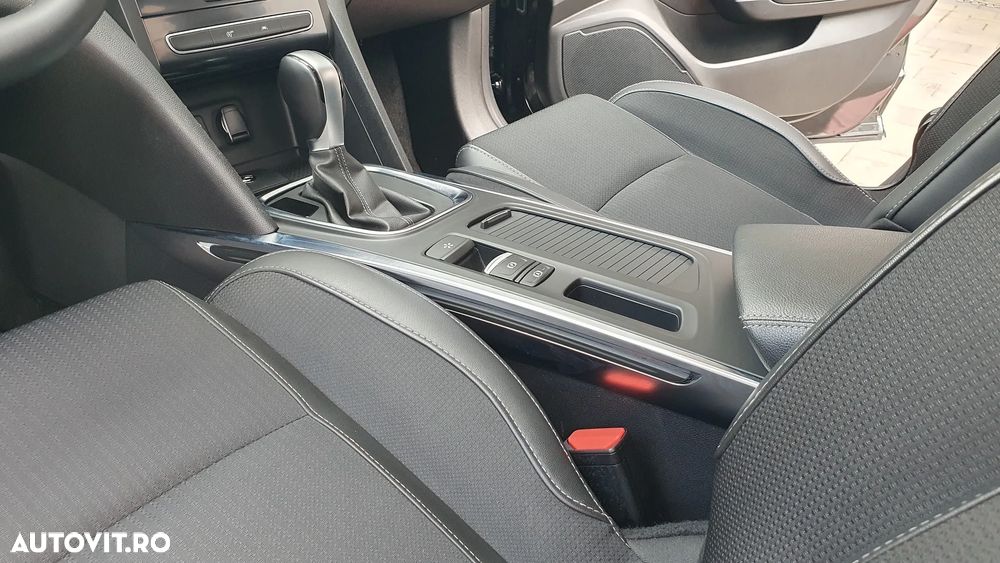 Renault Megane BLUE dCi 115 EDC INTENS - 17