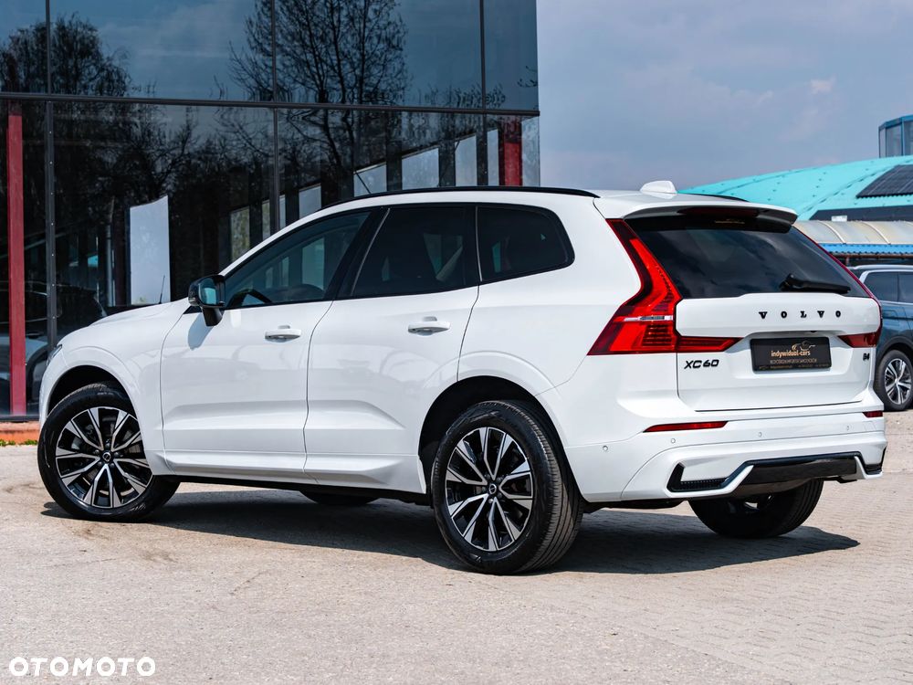 Volvo XC 60 B4 B Plus Dark - 10