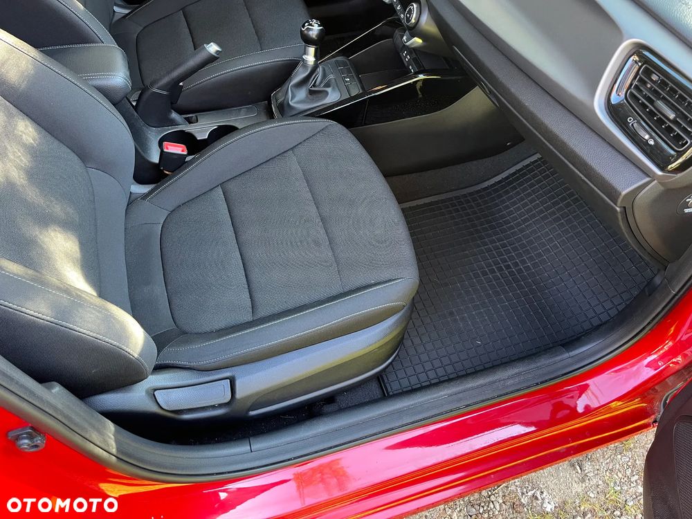 Kia Rio 1.2 L - 23