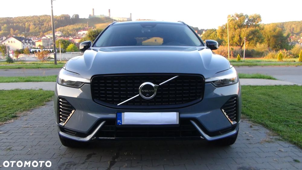 Volvo XC 60 B4 B Plus Dark - 19