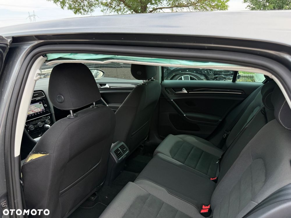 Volkswagen Golf - 27
