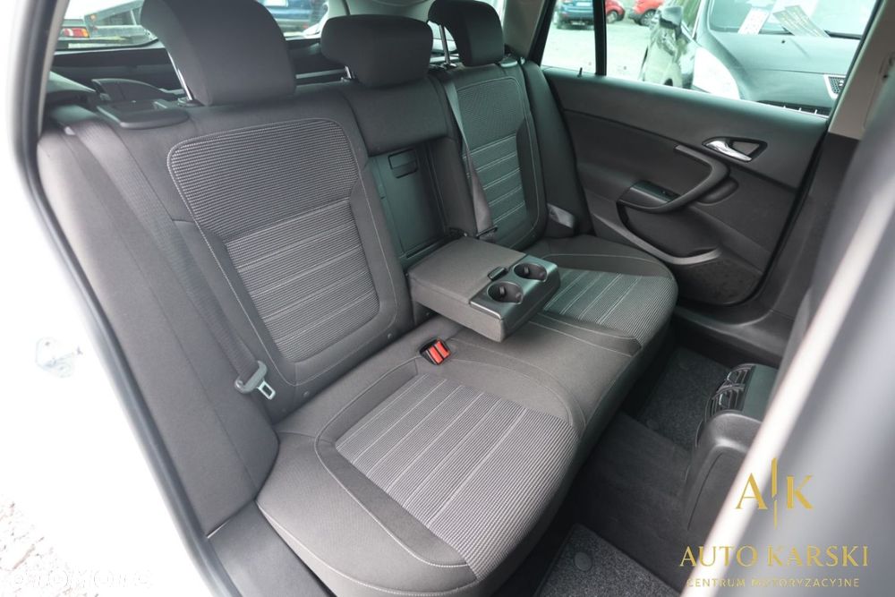 Opel Insignia - 12