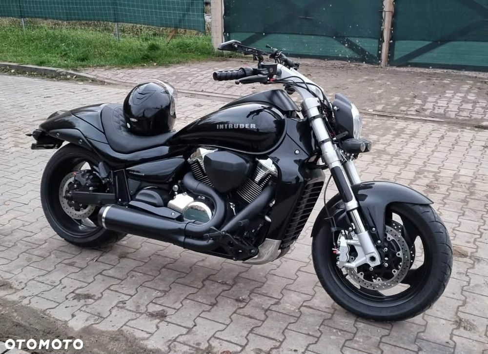 Suzuki Intruder - 2