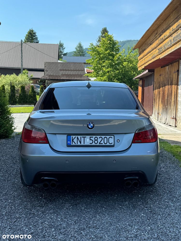 BMW Seria 5 550i - 1