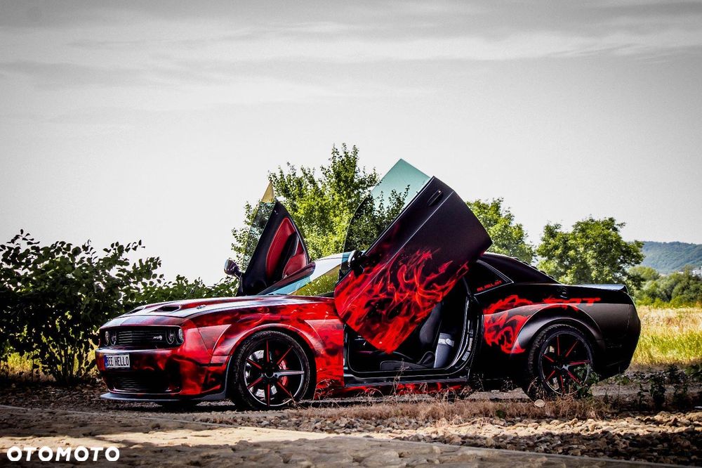 Dodge Challenger - 2