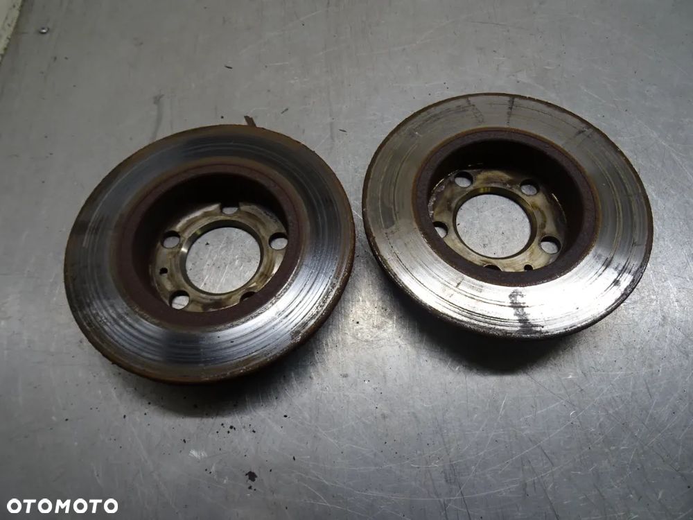 VW GOLF IV HB 3D 97-06 1.4B TARCZE HAMULCOWE TYŁ TYLNE - 3