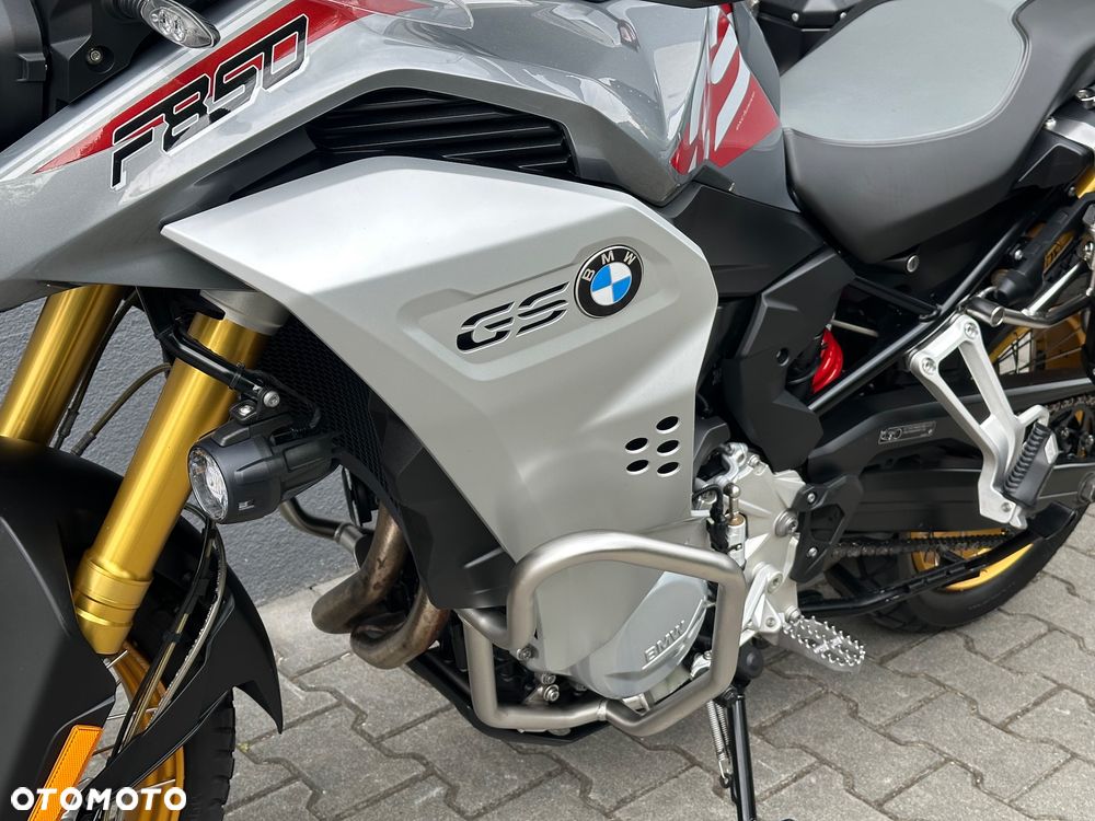 BMW F - 16