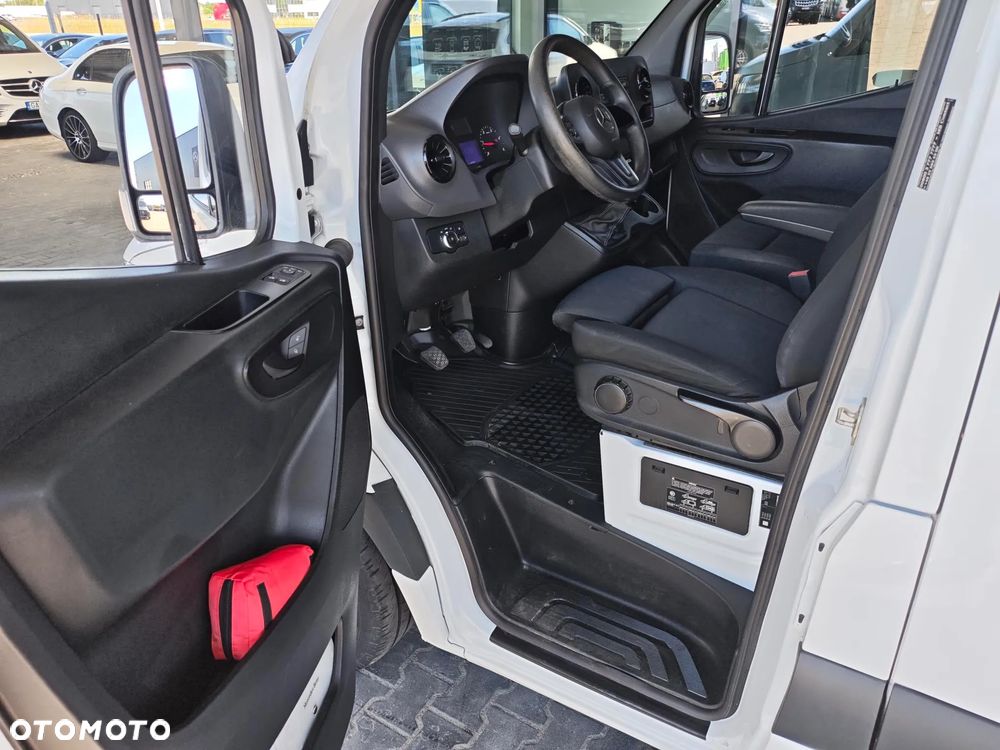Mercedes-Benz Sprinter 317 - 7