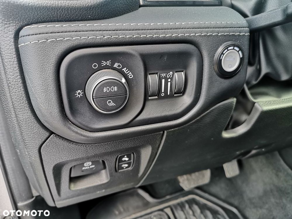 RAM 1500 - 16