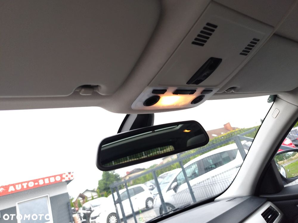 BMW Seria 3 318d DPF Edition Lifestyle - 36