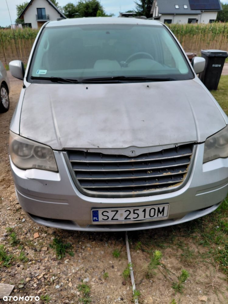Chrysler Town & Country - 35