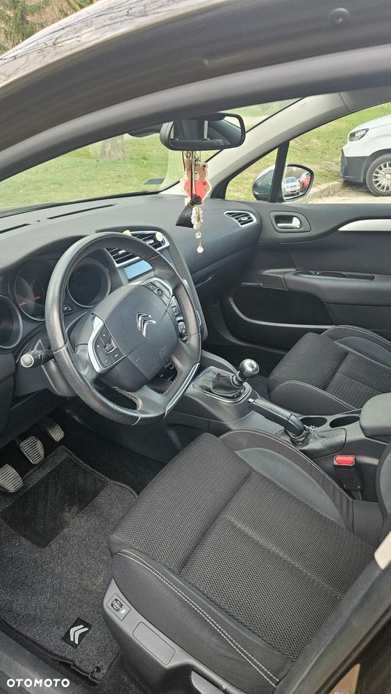 Citroën C4 e-HDi 115 Selection - 10