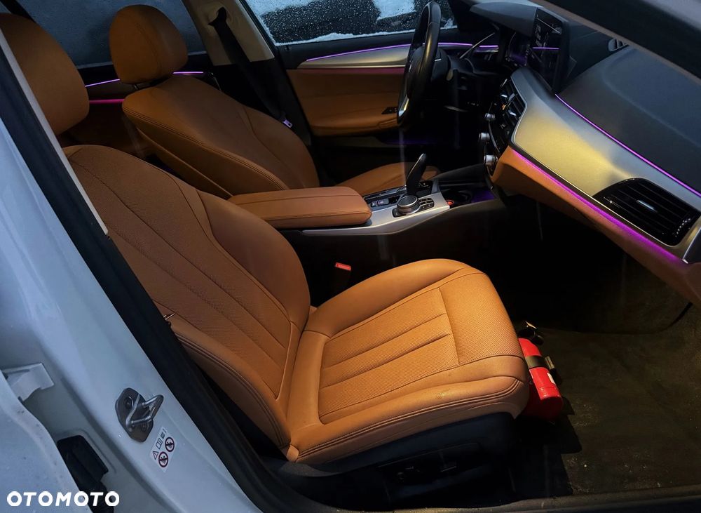 BMW Seria 5 520d xDrive - 18
