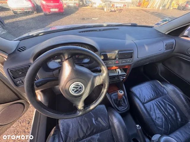 Volkswagen Golf IV 2.8 V6 4Mot - 26