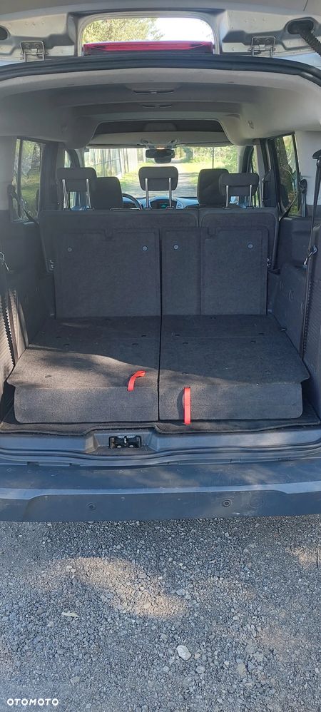 Ford Tourneo Connect Grand - 19