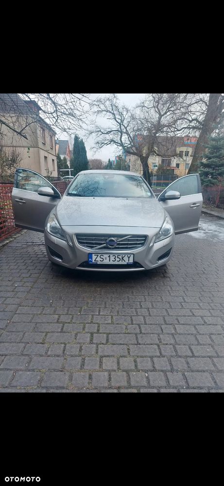 Volvo S60 D2 Momentum - 3