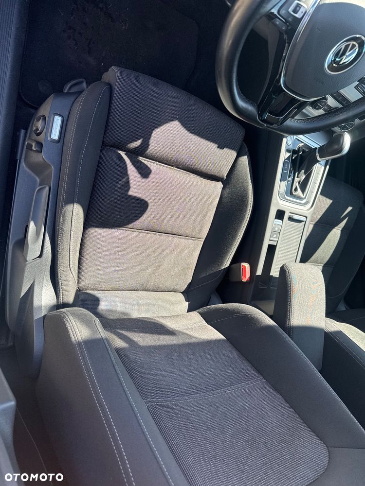 Volkswagen Passat 2.0 TDI SCR DSG Trendline - 38