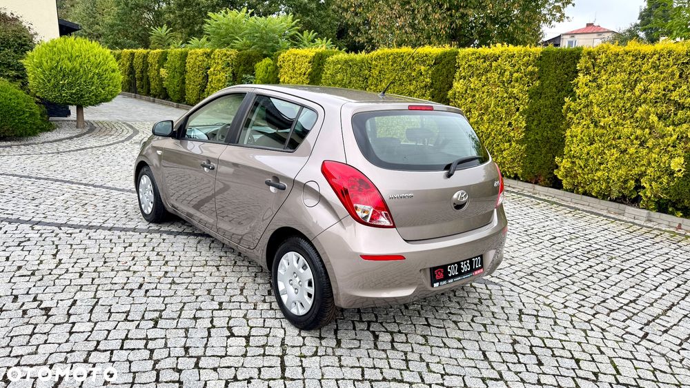 Hyundai i20 - 20