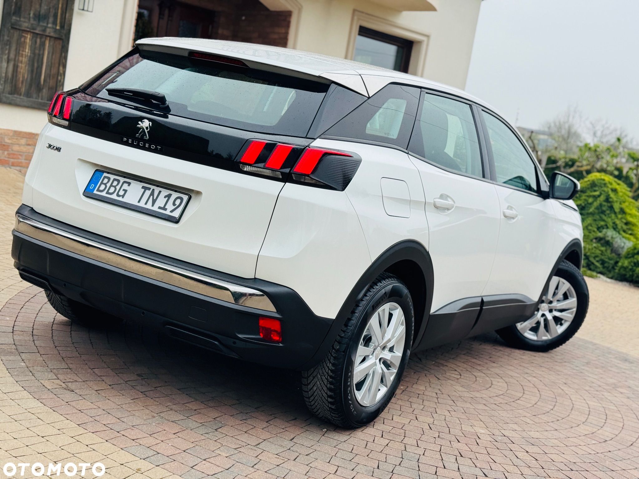 Peugeot 3008 BlueHDi 130 Stop & Start EAT8 Active Business-Paket - 1