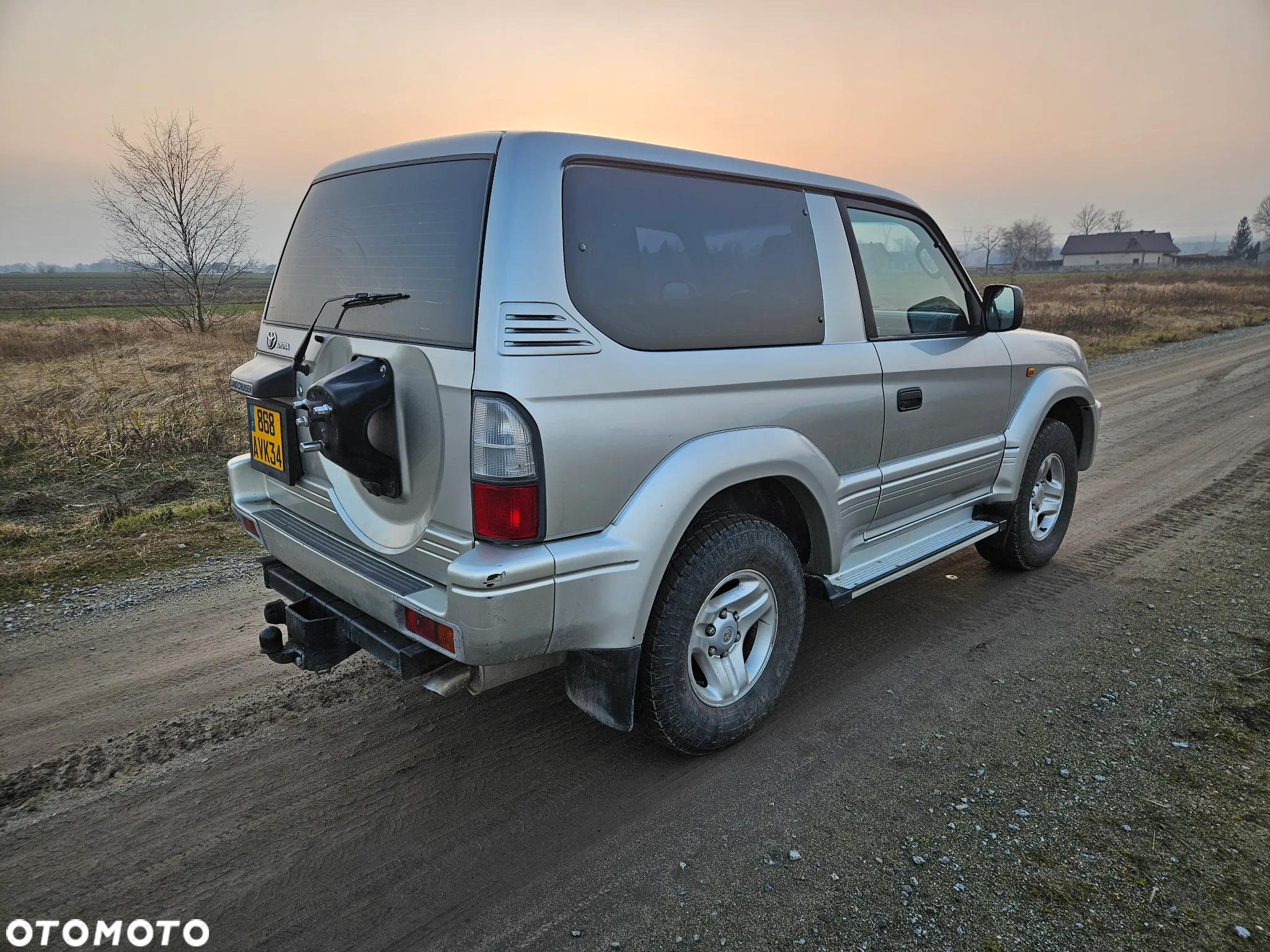 Toyota Land Cruiser - 4
