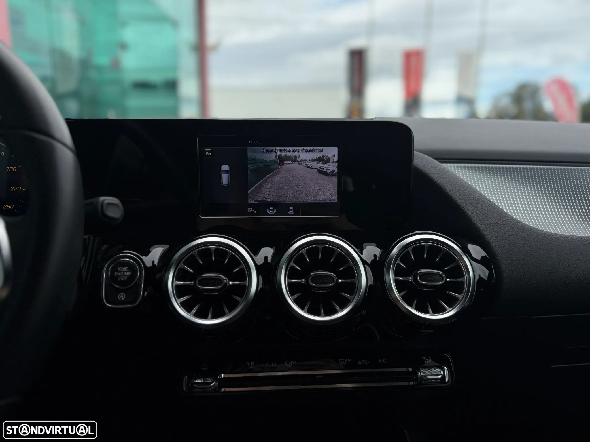 Mercedes-Benz GLA 180 7G-DCT Progressive - 26