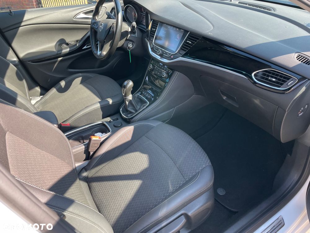 Opel Astra 1.6 D Start/Stop Innovation - 11