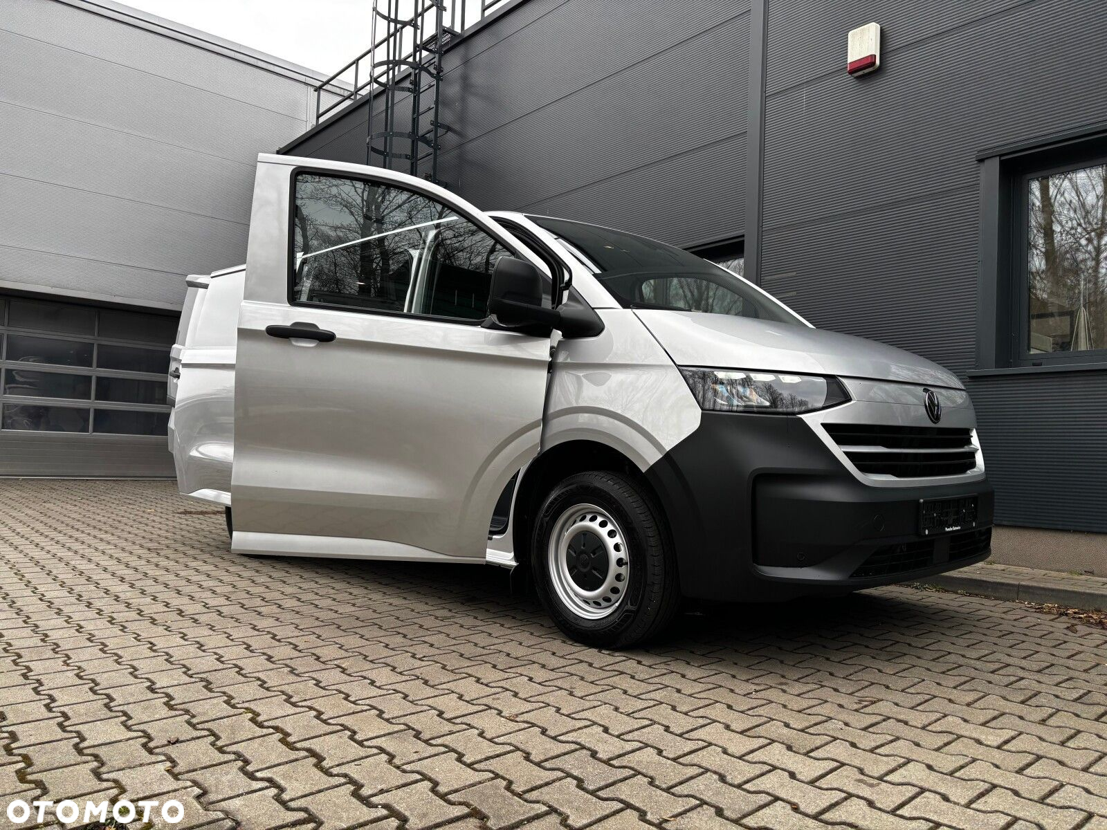 Volkswagen Transporter 2.0 TDI 150KM 6-bm L1 - 29