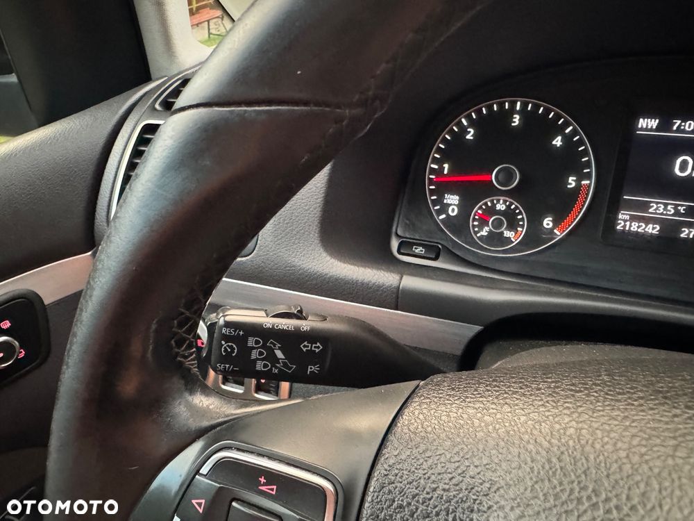 Volkswagen Touran 1.6 TDI DPF BlueMotion Technology STYLE - 19