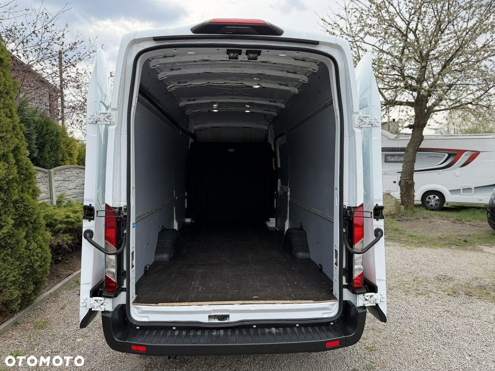 Ford Transit - 13