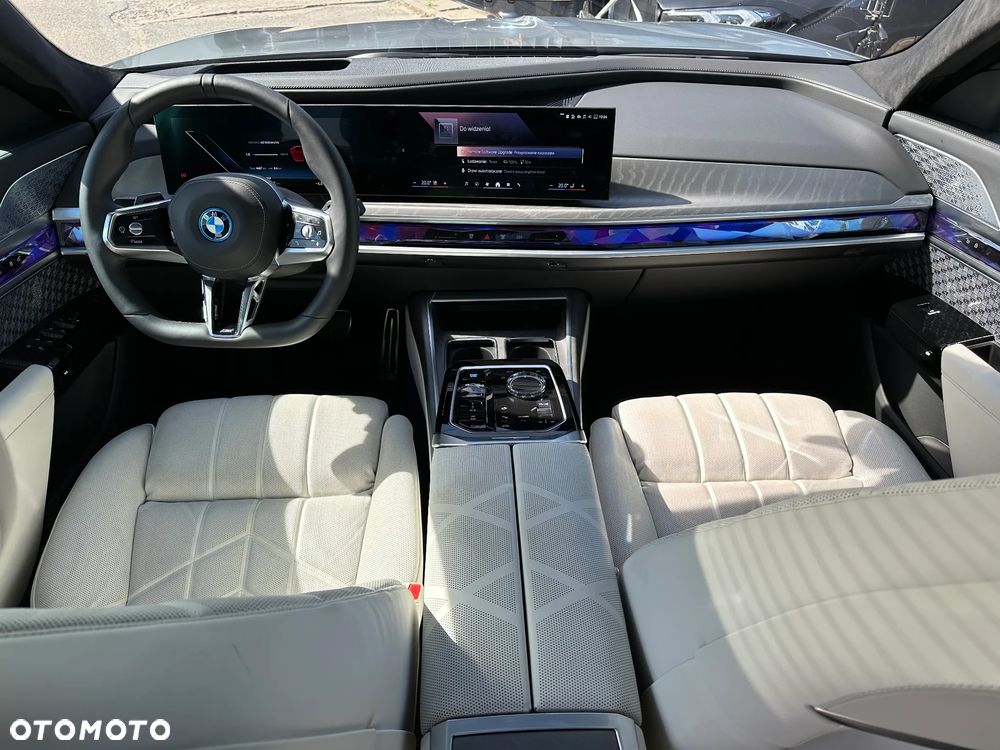 BMW i7 105.7kWh xDrive60 Individual Edition - 8