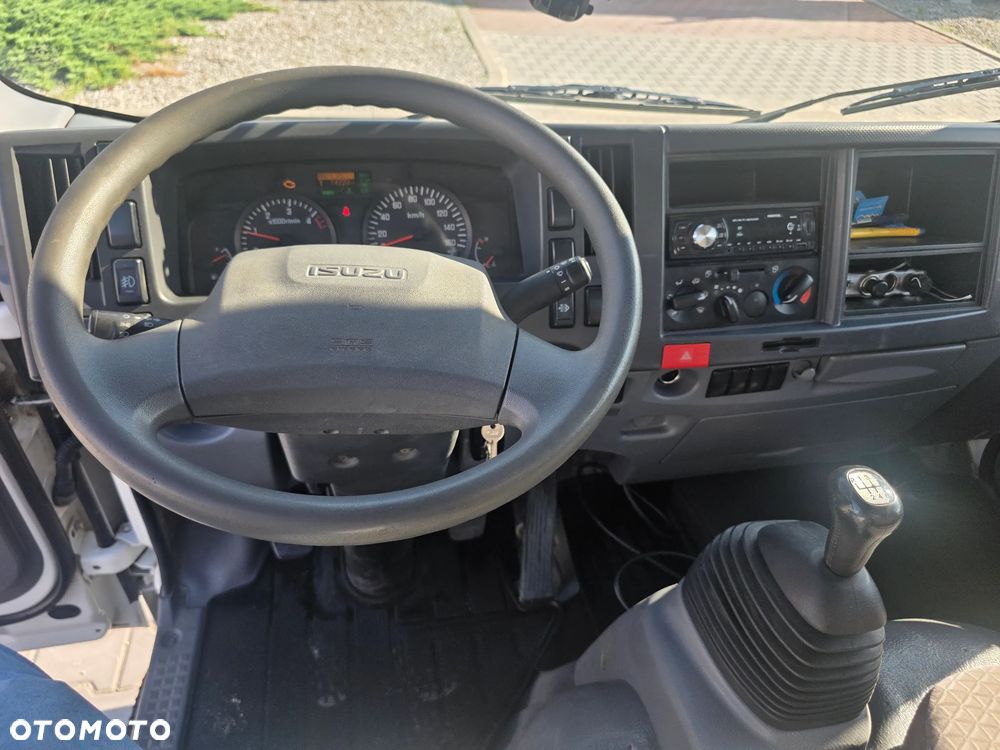 Inny Isuzu N21 - 10