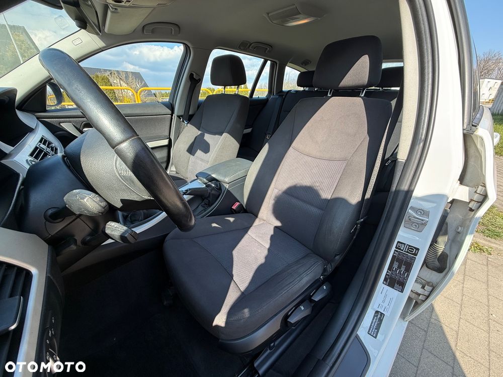 BMW Seria 3 320d xDrive DPF - 29