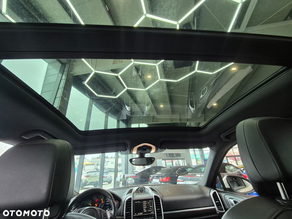 Porsche Cayenne - 20