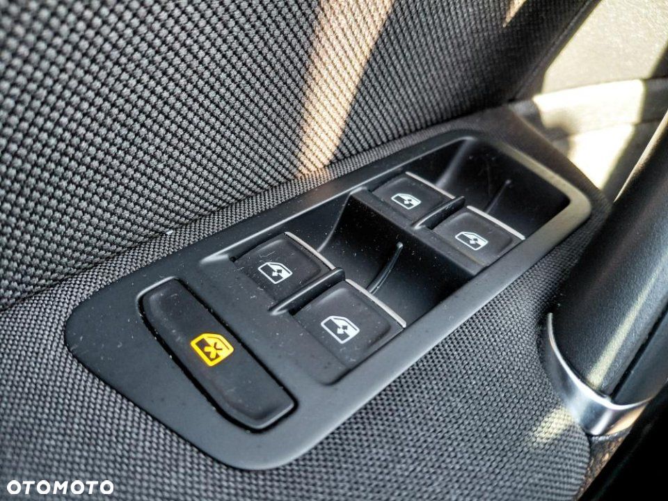 Volkswagen Golf - 12