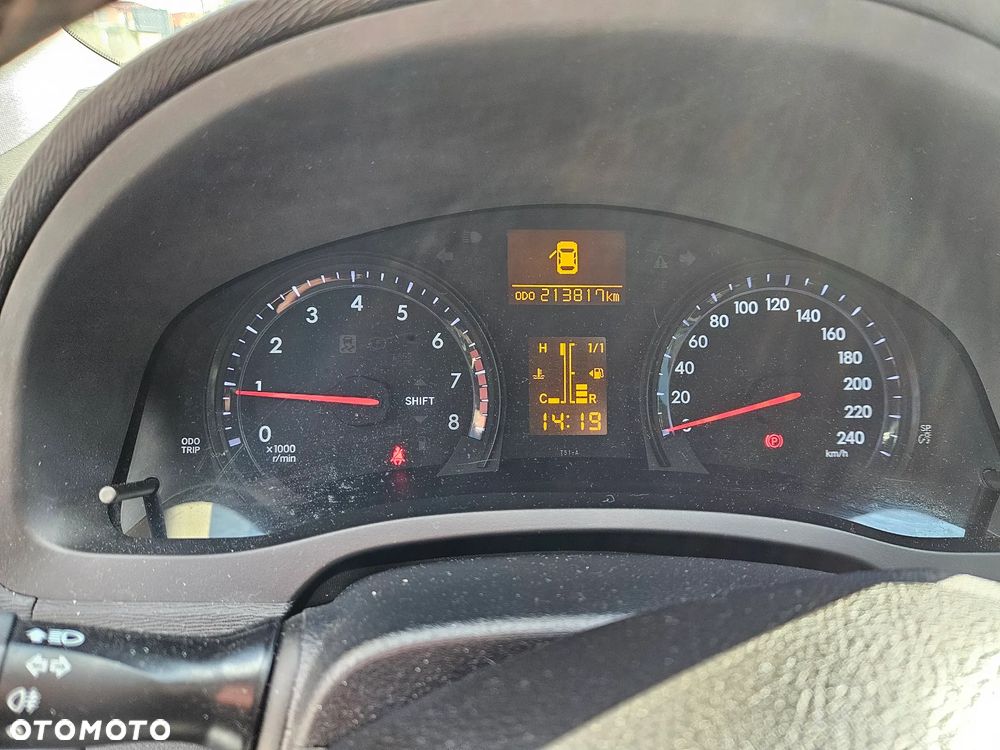 Toyota Avensis 1.6 Active - 9