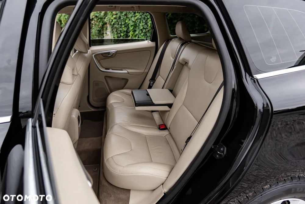 Volvo XC 60 3.2 AWD Kinetic - 23