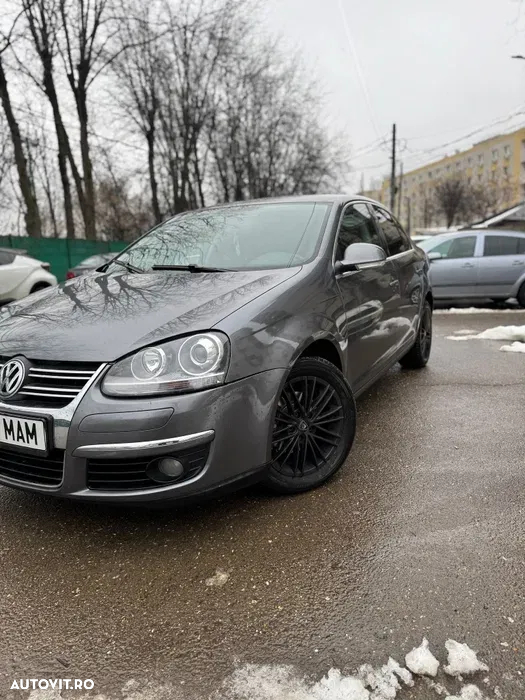 Volkswagen Jetta 1.6 Trendline - 2