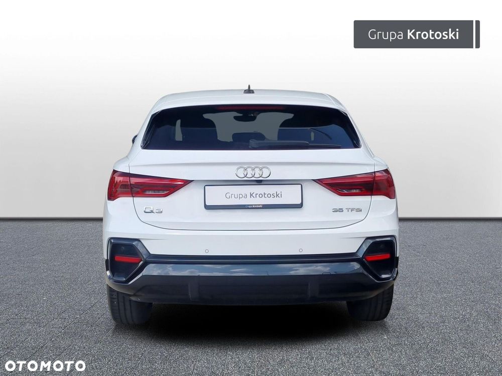 Audi Q3 Sportback - 9