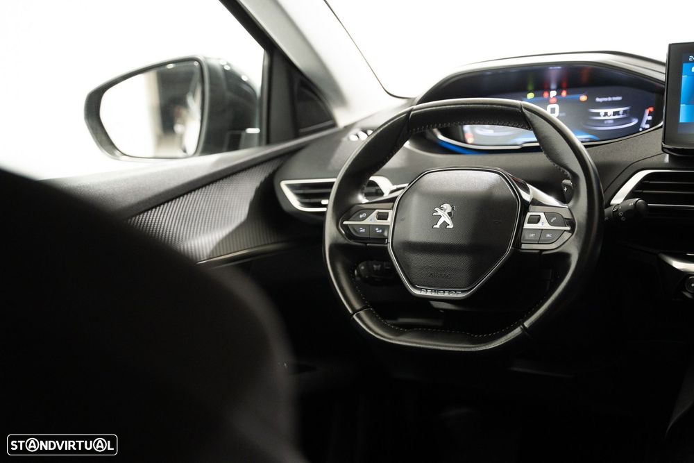 Peugeot 3008 1.2 PureTech Allure EAT8 - 8