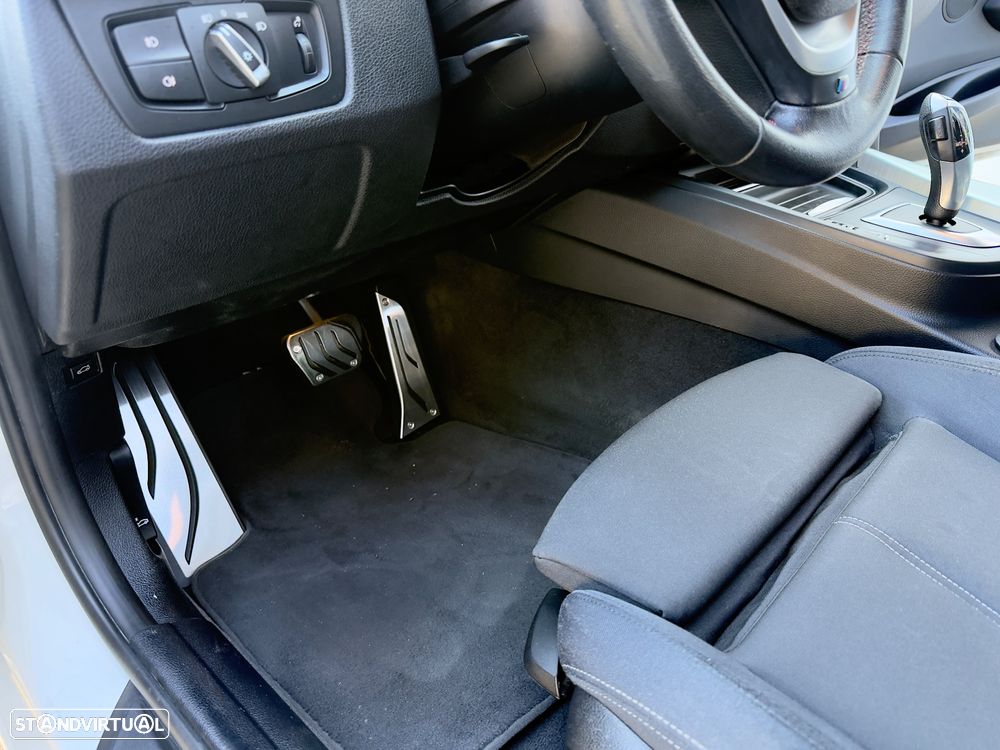 BMW 318 d Auto Pack M - 43