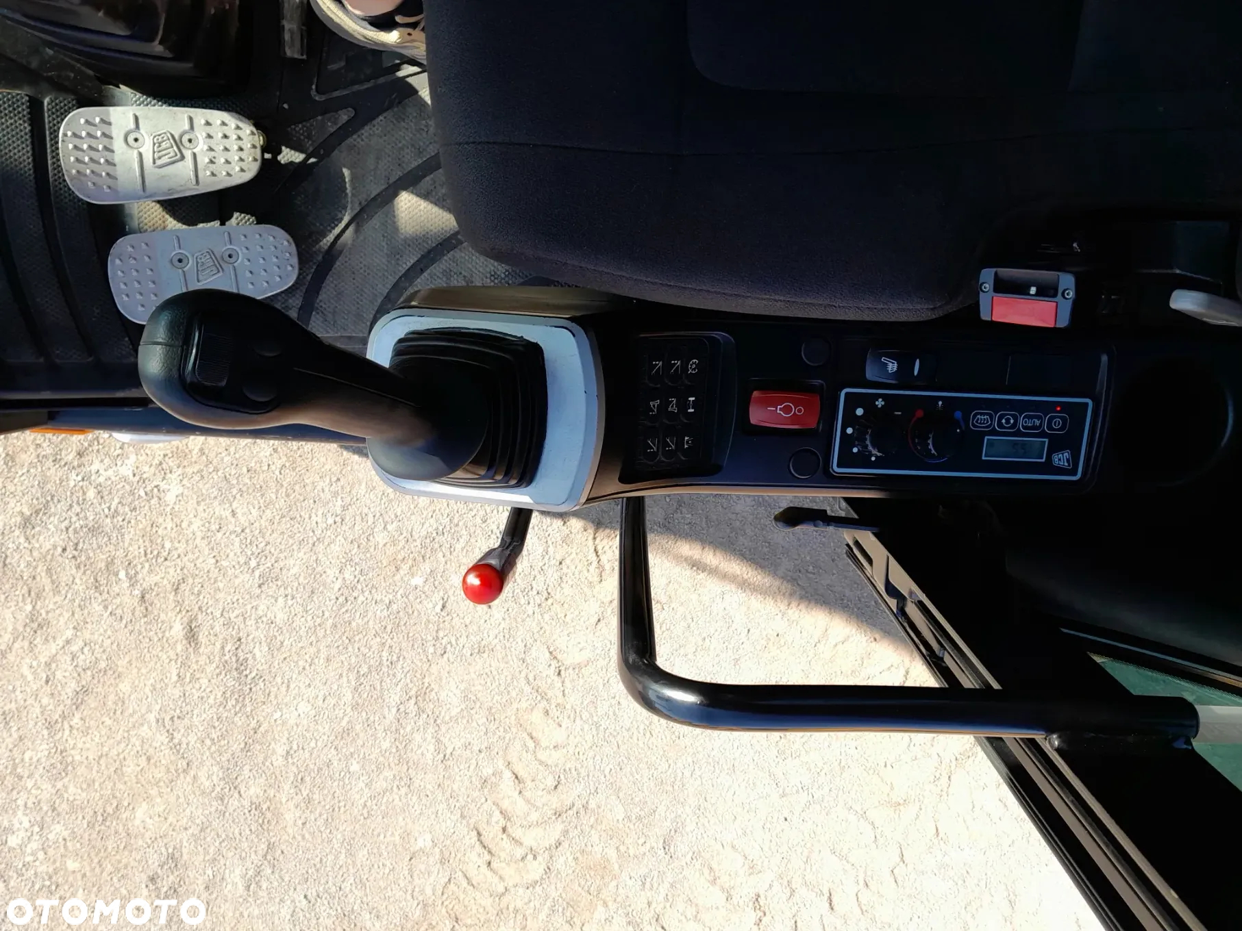 JCB JS145W - 32
