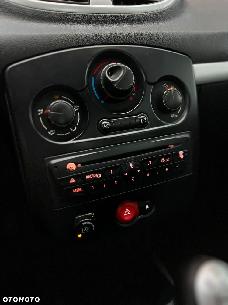 Renault Clio - 21