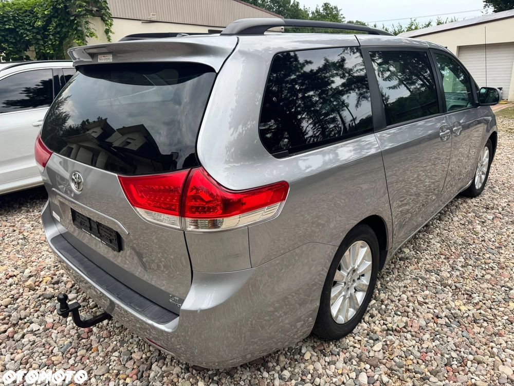 Toyota Sienna 3.5 LE AWD - 7
