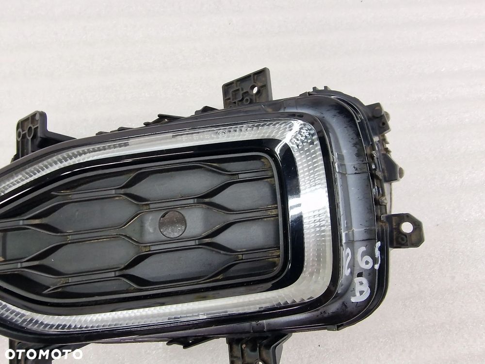 VW T-ROC 2GA LED / DRL LEWY / PRAWY HALOGEN , NR 2GA941056 + 2GA953212C / 2GA941055 + 2GA853211C , NR AUKCJI H265 - 12