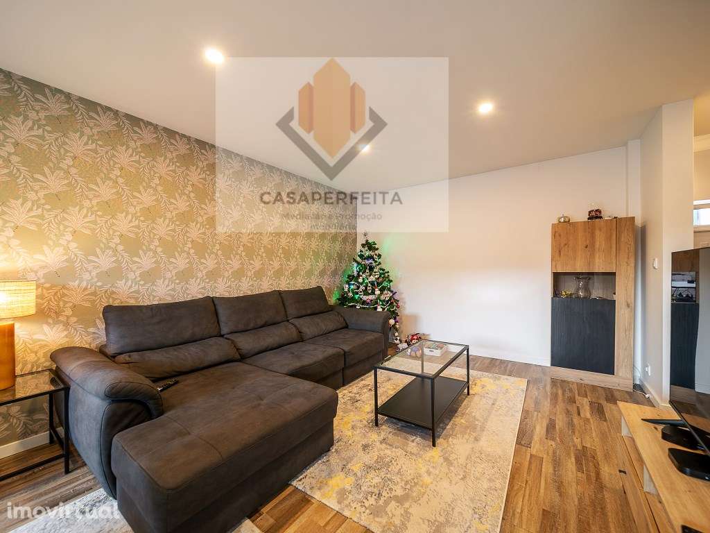 Moradia T3 Renovada com Terraços, Jardim e Box - Mafamude - Próximo... - Grande imagem: 4/37