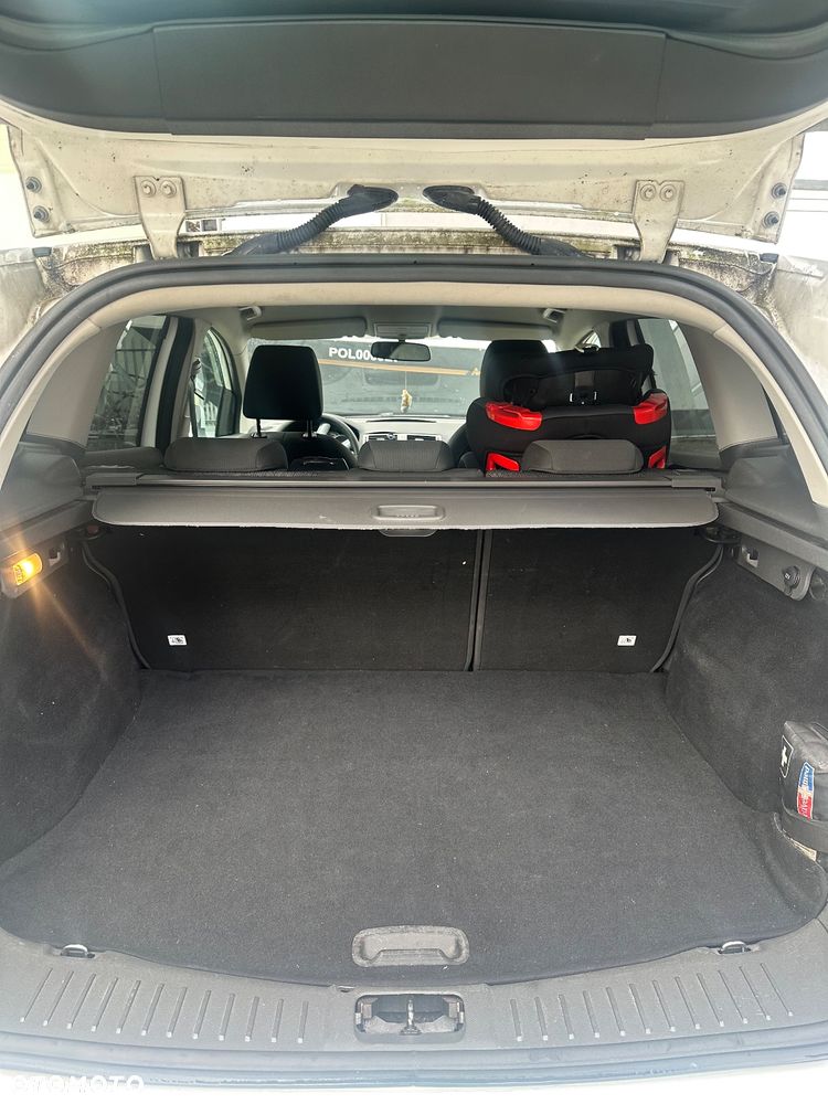 Ford Kuga - 10