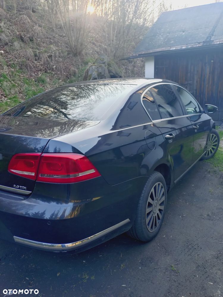 Volkswagen Passat 2.0 TDI Comfortline - 5