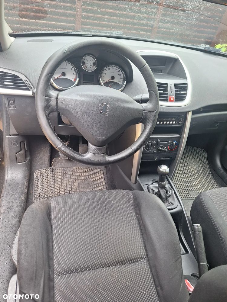 Peugeot 207 1.4 16V Trendy - 4